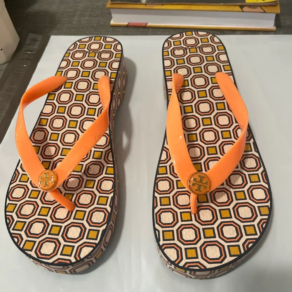Tory Burch Orange Geometric Platform Flip-Flops – Size 9 - Picture 1 of 4